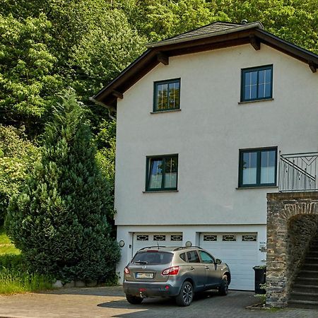 Haus An Der Mosel Apartment แบร์นคาสเทล-คืสท์ ภายนอก รูปภาพ