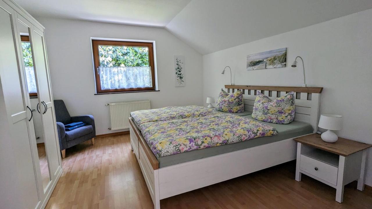 Haus An Der Mosel Apartment แบร์นคาสเทล-คืสท์ ภายนอก รูปภาพ