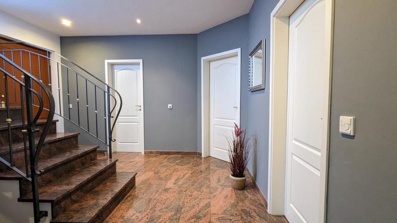 Haus An Der Mosel Apartment แบร์นคาสเทล-คืสท์ ภายนอก รูปภาพ