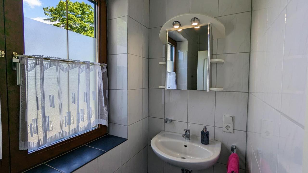 Haus An Der Mosel Apartment แบร์นคาสเทล-คืสท์ ภายนอก รูปภาพ