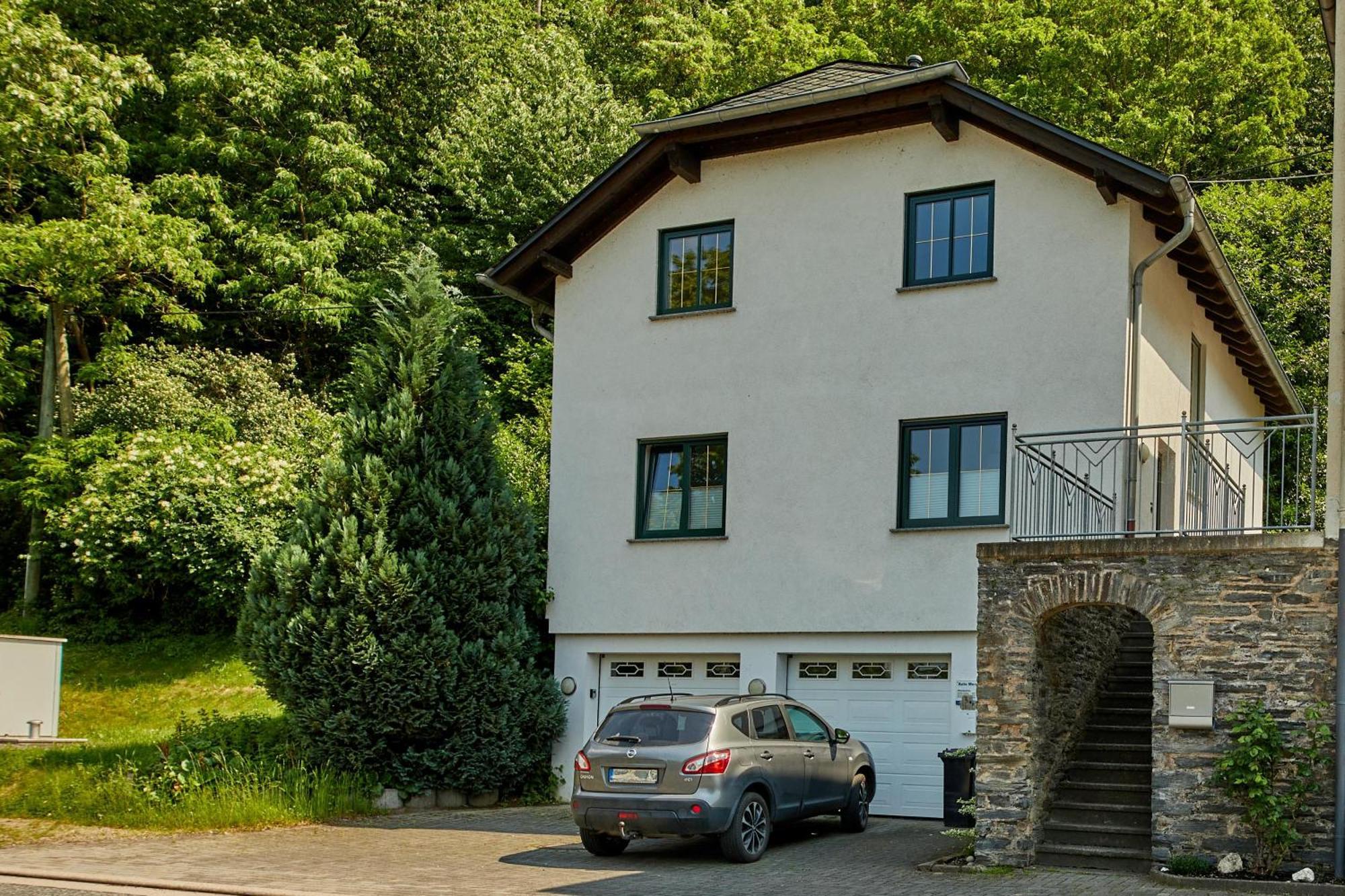 Haus An Der Mosel Apartment แบร์นคาสเทล-คืสท์ ภายนอก รูปภาพ
